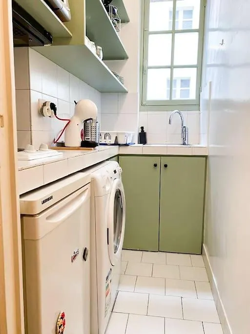 Piece Cosy A 5 Min De La Tour Eiffel A Pied Appartement