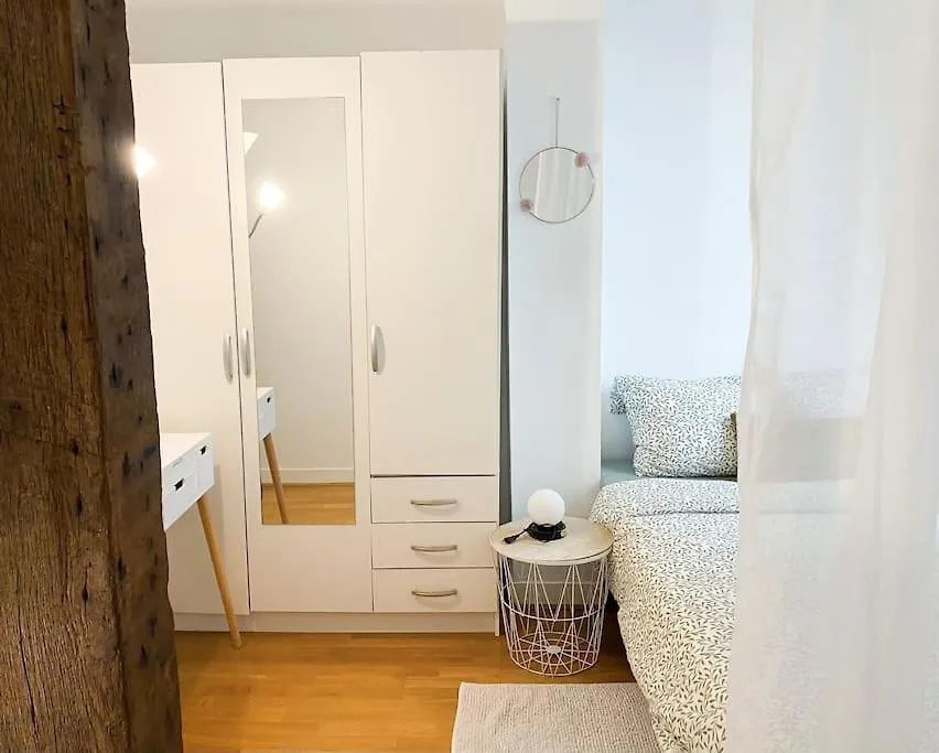 Piece Cosy A 5 Min De La Tour Eiffel A Pied Appartement